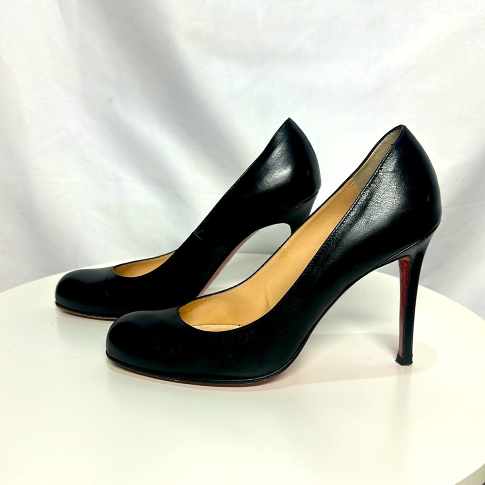 Christian Louboutin Black Pumps | Size 37